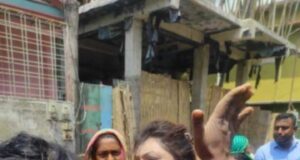 কুষ্টিয়ায় ভুক্তভোগীদের হাতে নারী ডাক্তার প্রতারক আটক।