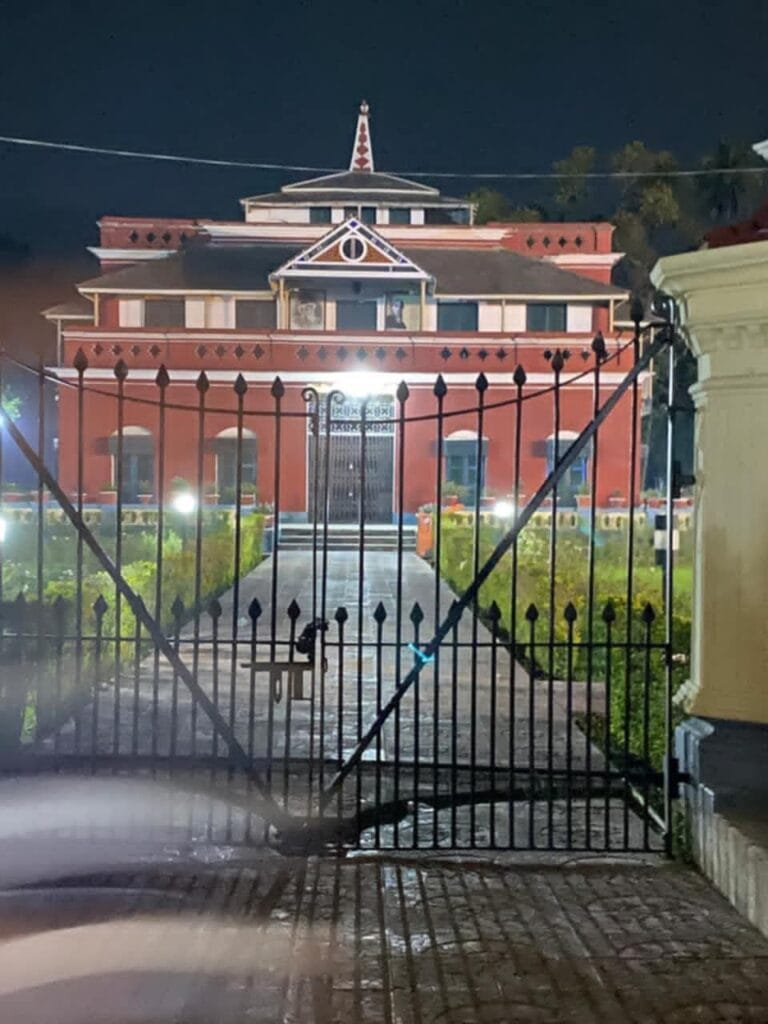 রবীন্দ্রনাথের স্মৃতি বিজড়িত শিলাইদহ কুঠিবাড়িতে    ১৬৪ তম জন্মবার্ষিকী পালন সমাপ্ত হলো।