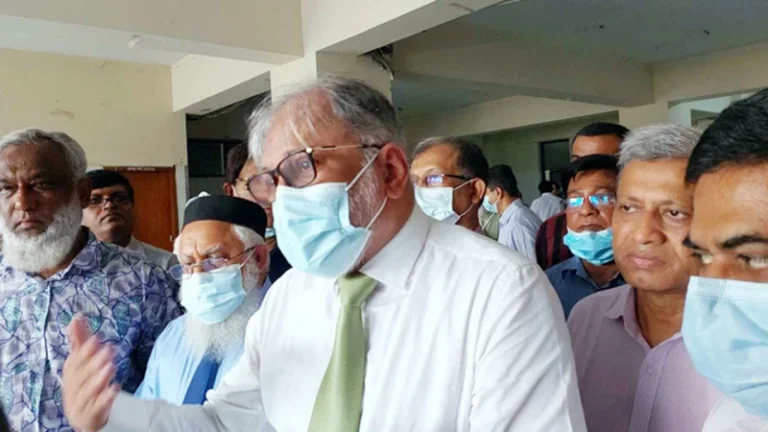 করোনা নিয়ে আতঙ্কের কিছু দেখছি না: ডা. সায়েদুর রহমান