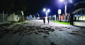 দিনভর সংঘর্ষের পর থমথমে রাতের গোপালগঞ্জ শহর