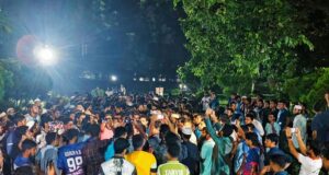 ঢাকায় ব্যবসায়ীকে হত্যার প্রতিবাদে ইবিতে বিক্ষোভ
