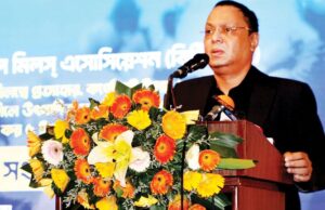 প্রতিবেশী দেশকে সুবিধা দিতেই কি অগ্রিম আয়কর!