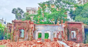 ডিসি বললেন, বাড়িটি সত্যজিৎ রায়ের পূর্বপুরুষের নয়