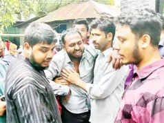 চোখে ঘুম নিয়ে গাড়ি চালাচ্ছিল চালক, একই পরিবারের ৭ জন নিহত