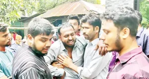 চোখে ঘুম নিয়ে গাড়ি চালাচ্ছিল চালক, একই পরিবারের ৭ জন নিহত