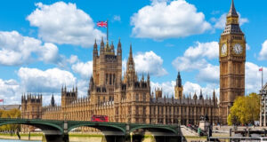 ১৫ বাংলাদেশিকে ফেরত পাঠাল যুক্তরাজ্য