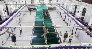 ডাকসু নির্বাচন: ভোটগ্রহণের জন্য প্রস্তুত কেন্দ্র, কঠোর নিরাপত্তায় ক্যাম্পাস