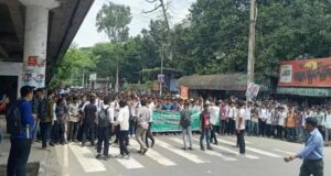 সড়ক অবরোধ প্রত্যাহার কারিগরি শিক্ষার্থীদের, যান চলাচল শুরু