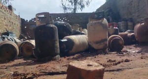 গ্যাস সিলিন্ডার বিস্ফোরণ: মালিকসহ আহত ১০