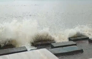 ভারতে ফুঁসছে দিঘার সমুদ্র, উপকূলীয় জেলাগুলোতে সতর্কতা
