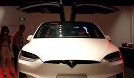 বৈদ্যুতিক গাড়ির জগতে সাড়া ফেলতে বাজারে আসছে টেসলার সাশ্রয়ী নতুন সংস্করণের ‘ওয়াই’ মডেল