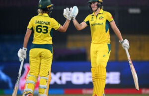 ইংল্যান্ডকে গুঁড়িয়ে দিয়ে জয় পেল অস্ট্রেলিয়া