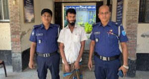 সালথায় ইয়াবাসহ মাদক কারবারি আটক