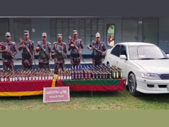 শেরপুর সীমান্তে মদ ও চোরাই মালামালসহ প্রাইভেটকার জব্দ