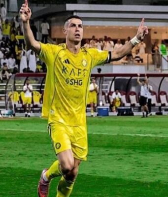 ইতিহাসের প্রথম ফুটবলার হিসেবে রোনালদোর ‘৯৫০’