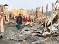 সুবর্ণচরে ছাত্রী নিয়ে পালানোর অভিযোগে মাদরাসায় আগুন