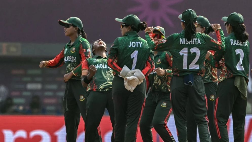 Bangladesh-Womens-Team-6979b703909b3 সুপার সিক্সে থাইল্যান্ডের বিপক্ষে জয় পাওয়া বাংলাদেশ নারী ক্রিকেট দলের খেলোয়াড়দের উচ্ছ্বাস।