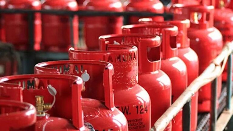 গ্যাস সংকটে ক্রেতারা বিপাকে, বাজারে মিলছে না এলপিজি সিলিন্ডার