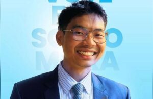 ঢাকা বিশ্ববিদ্যালয়ের কেন্দ্রীয় খেলার মাঠে বহিরাগতদের কান ধরে ওঠবস করানোর ঘটনার পর পদত্যাগের ঘোষণা দেওয়া ডাকসু সদস্য সর্বমিত্র চাকমা।