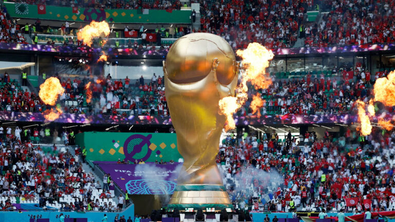 ট্রাম্পের গ্রিনল্যান্ড ঝুঁকি, বিশ্বকাপ বয়কট শঙ্কা