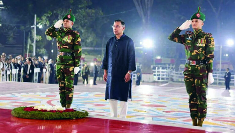 একুশে শহীদ মিনারে প্রধানমন্ত্রীর শ্রদ্ধা নিবেদন