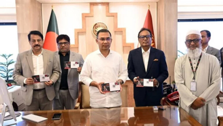 শহীদ দিবসে স্মারক ডাকটিকিট উন্মোচন করলেন প্রধানমন্ত্রী