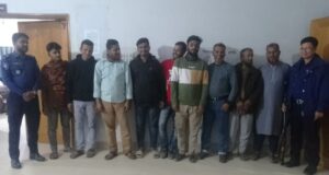 কুমিল্লায় নিমসার কাঁচাবাজারে চাঁদাবাজি আটক