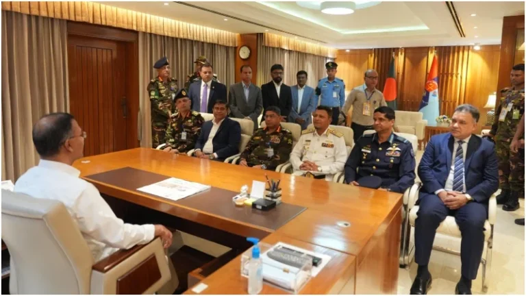 সশস্ত্র বাহিনী বিভাগে প্রধানমন্ত্রীর প্রথম অফিস