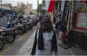 ইরান ছাড়ার নির্দেশ, বাড়ছে বৈশ্বিক উত্তেজনা