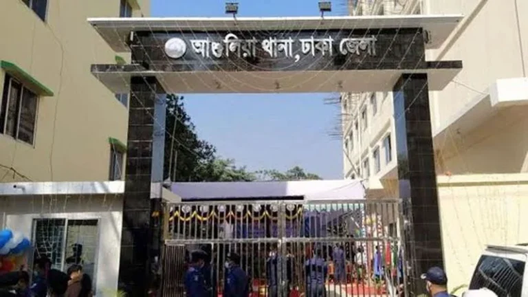 আশুলিয়ায় পুলিশ পরিচয়ে তেল ট্রাক ডাকাতি