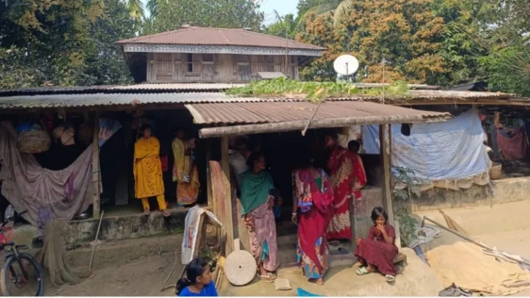 দশমিনায় গভীর রাতে সংঘবদ্ধ ডাকাতি, লুট স্বর্ণ-টাকা