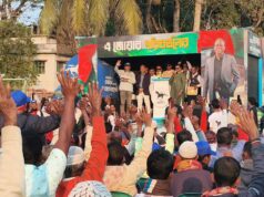 বাগেরহাটে নির্বাচনী জনসভায় বক্তব্য দিচ্ছেন মুক্তিযোদ্ধা ও স্বতন্ত্র প্রার্থী এমএএইচ সেলিম