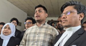 আপিল বিভাগের রায় পরবর্তী প্রতিক্রিয়ায় কথা বলছেন এনসিপি নেতা হাসনাত আবদুল্লাহ