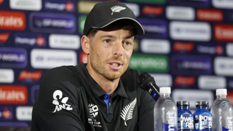 টি-টোয়েন্টি বিশ্বকাপ ফাইনালে স্যান্টনারের রেকর্ড