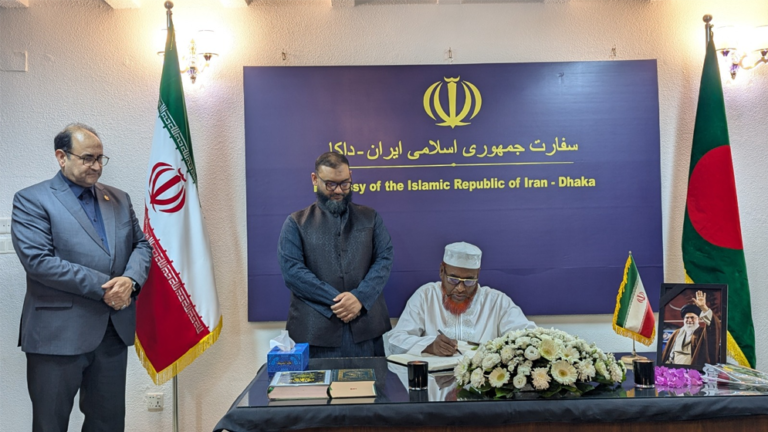 খামেনির স্মরণে ঢাকায় শোক বইয়ে স্বাক্ষর জামায়াত