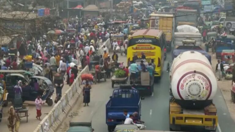 ঈদযাত্রায় স্বস্তি, ঢাকা-চট্টগ্রাম মহাসড়কে নেই যানজট