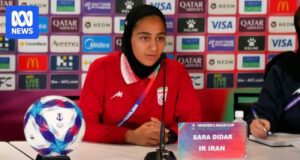 যুদ্ধের ছায়ায় কাঁদছে ইরান নারী ফুটবল