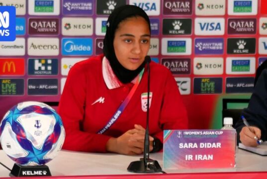 যুদ্ধের ছায়ায় কাঁদছে ইরান নারী ফুটবল