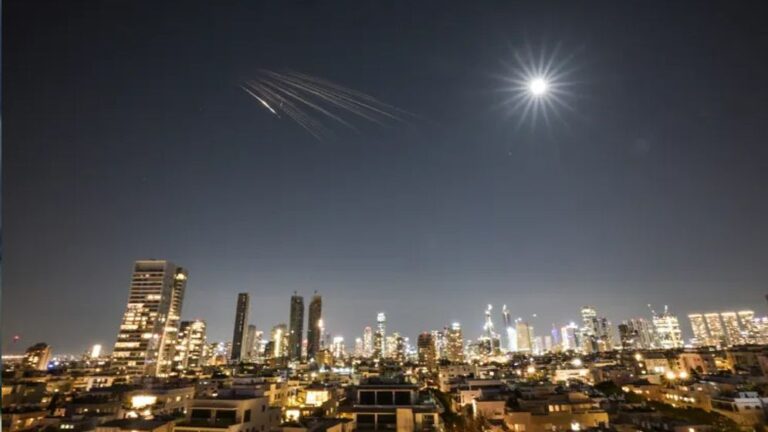 তেল আবিবে ফের ইরানের ক্ষেপণাস্ত্র হামলা