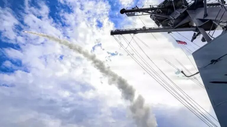 ইরান যুদ্ধে ক্ষেপণাস্ত্র মজুতে চাপে যুক্তরাষ্ট্র